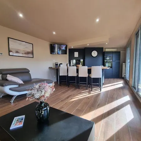 Lumineux Avec Balcon, 2 Chambres, Parking Prive, Proche Gare A - Fr-1-496-272 Apartman *