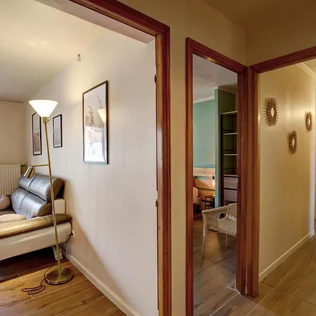 Lumineux Avec Balcon, 2 Chambres, Parking Prive, Proche Gare A - Fr-1-496-272 Apartman *